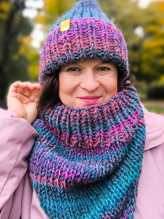 czapki damskie MAXCOLOR Komplet czapka i komin kosmiczne energie