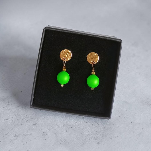 kolczyki swarovski Swarovski neon pearls : neon green : drobne sztyfty