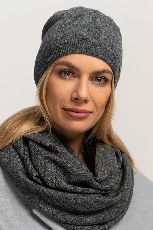 czapki damskie Wełniana czapka w kolorze popielatym uniwersalny