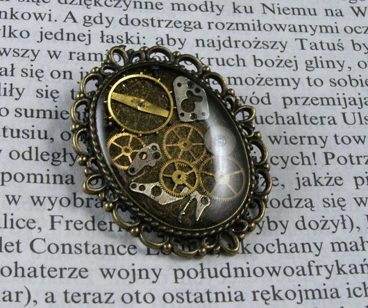 Mechaniczna broszka 103 Zegarynki