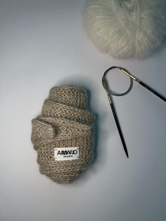 szale damskie Beige alpaca hand knitted scarf.