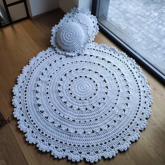 dywany Komplet - dywan 130cm i 2 poduszki 40cm