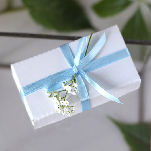 Białe pudełeczka na prezenty dla gości BeArt Handmade