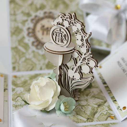 kartki na komunię Pamiątka Pierwszej Komunii exploding box kartka 3d