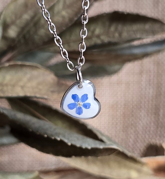 wisiory Zawieszka z niezapominajką wisiorek niezapominajka serce