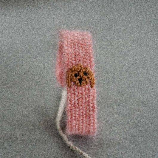 bransoletki na sznurku Ręcznie robiona bransoletka z haftowowanym pieskiem - pudel, spaniel