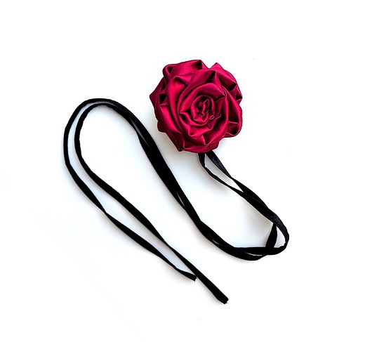 gumki do włosów Jedwabny choker z  różą, czerwone wino