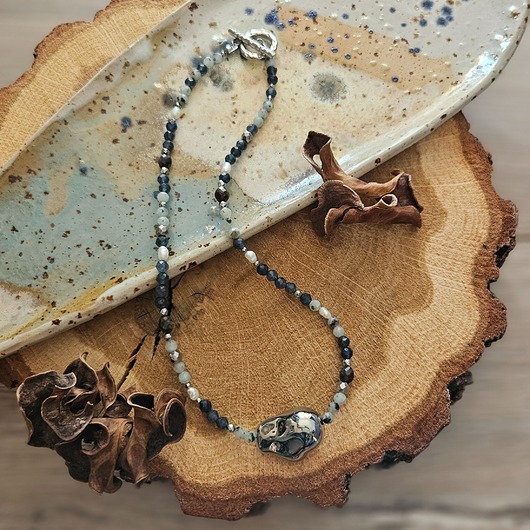 chokery Choker z jadeitem, kwarcem, perłą i labradorytem kawowym