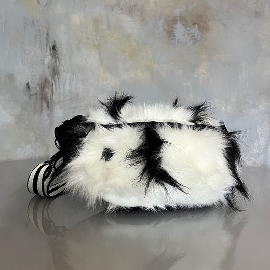 saszetka nerka Nerka ze sztucznego futra 100% upcykling La Rambla 10