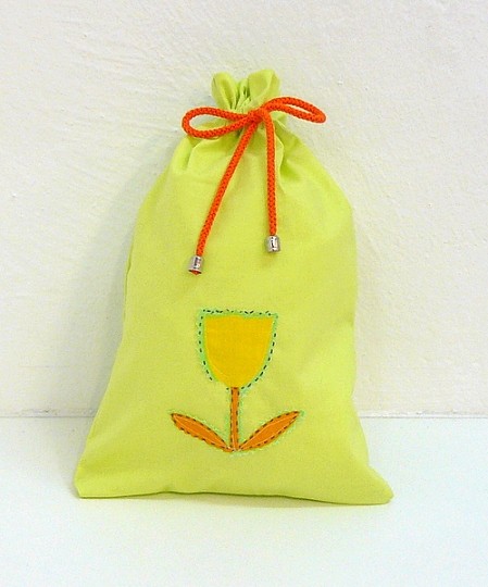 Zółty tulipan, a raczej tulipanik metka by traczka