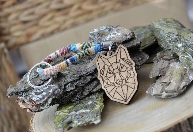 breloki brelok  BOHO WILK ORIGAMI Z DREWNA TITICACA
