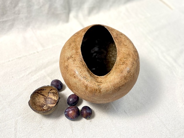 wazony Rzeźbiarski wazon ceramiczny - ręcznie formowany, wabi-sabi