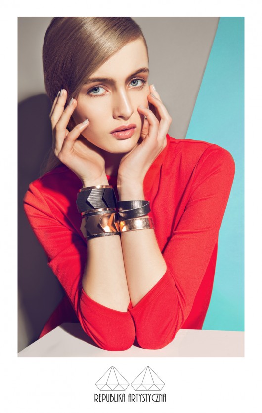 Circles and lines- black Republika jewelry