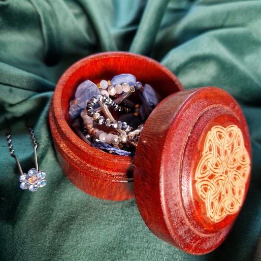 pojemniki na biżuterię Drewniany celtycki pojemnik na biżuterię na Walentynki