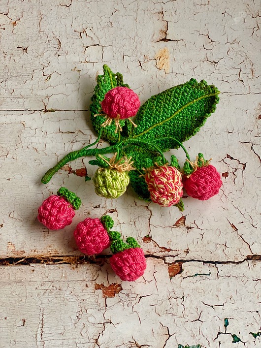 dodatki - różne Szydełkowa gałązka malin