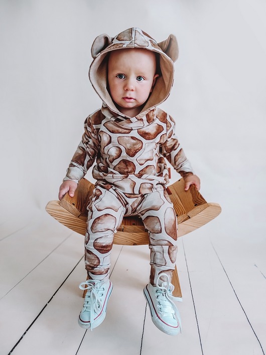 bluzki dla chłopców Komplet bluza i baggy mała żyrafka