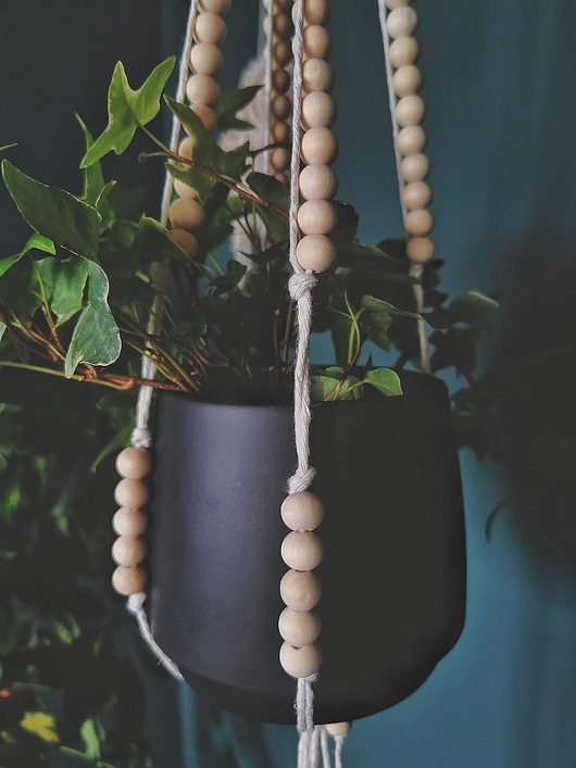 kwietniki Makramowy kwietnik wiszący z koralikami