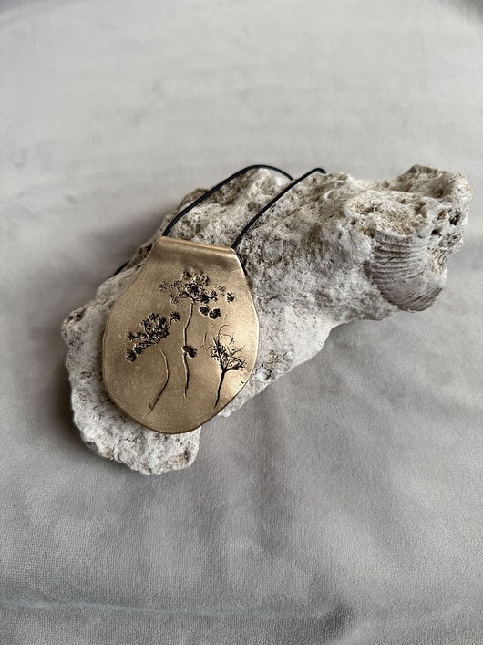 wisiory Wisior z brązu