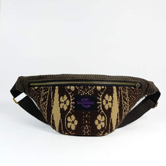 saszetka nerka Nerka brązowo - beżowa z grubszej tkaniny ludowej - mniejsza