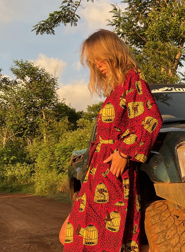 płaszcze damskie Freedom czerwone kimono w ptaki