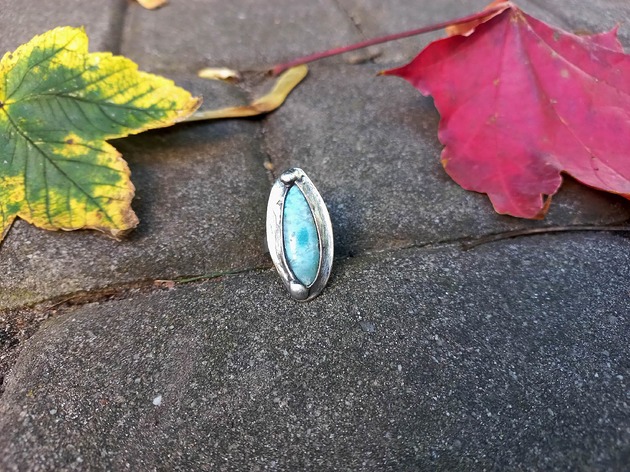 Larimar - pierścionek regulowany po drugiej stronie lustra
