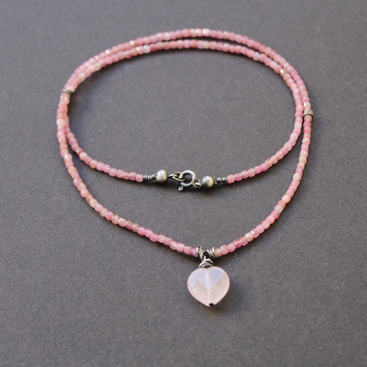 srebrne naszyjniki Naszyjnik różowe serce