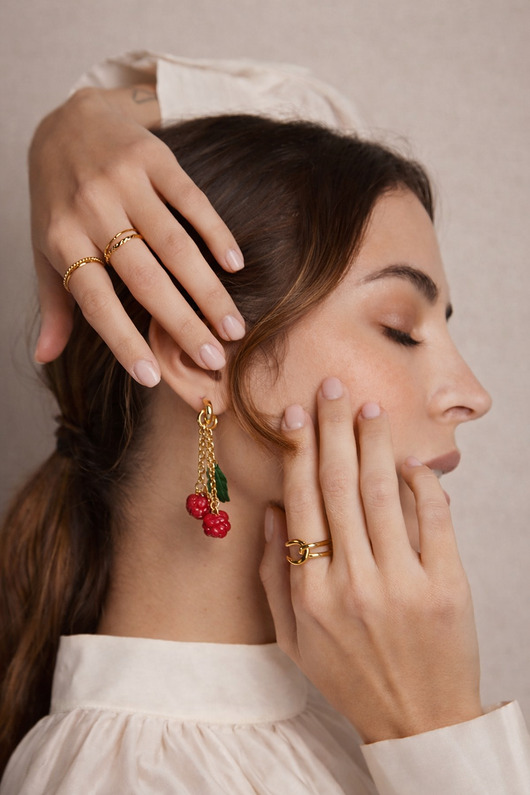 kolczyki z masy plastycznej Kolczyki z maliną handmade z polimerowej gliny. Realistyczne owoce