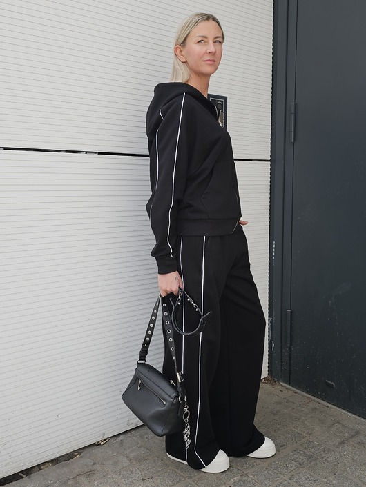 komplety damskie Lucia komplet z rozpinaną bluzą i szerokimi spodniami Black