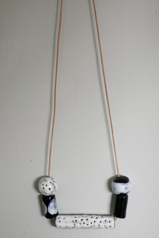 naszyjnik z ceramicznych koralików studio m.