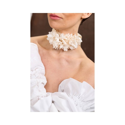 chokery Jedwabny choker na koronkowej taśmie