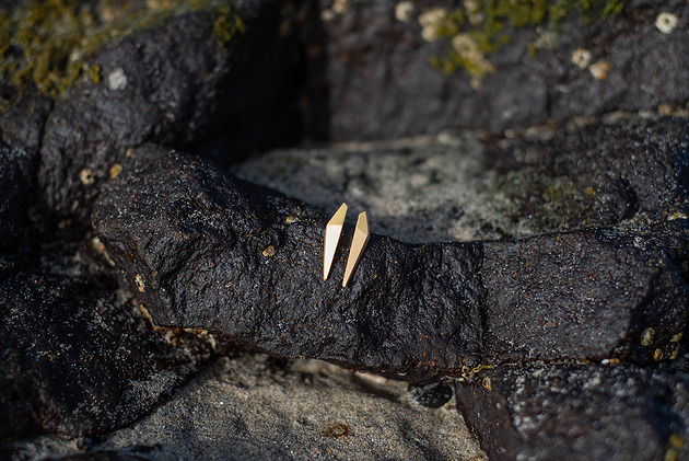 wisiory ONE EDGE LONG / satin GOLD EARRINGS