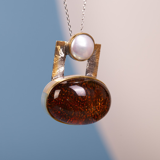 wisiory Wisiorek srebrny z bursztynem bałtyckim i perłą