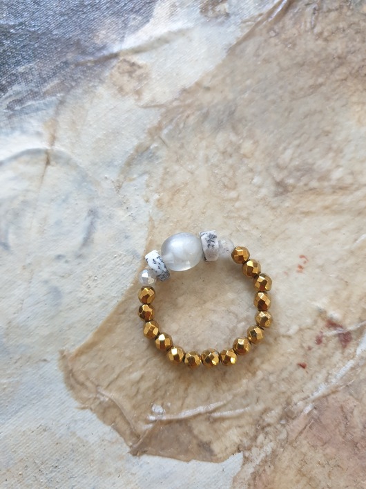 pierścionki elastyczne Pierścionek ze złotym hematytem, opalem, kamieniem księżycowym, labradorytem