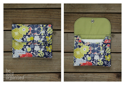 pokrowce i etui - różne Etui na podpaski - Kwiaty