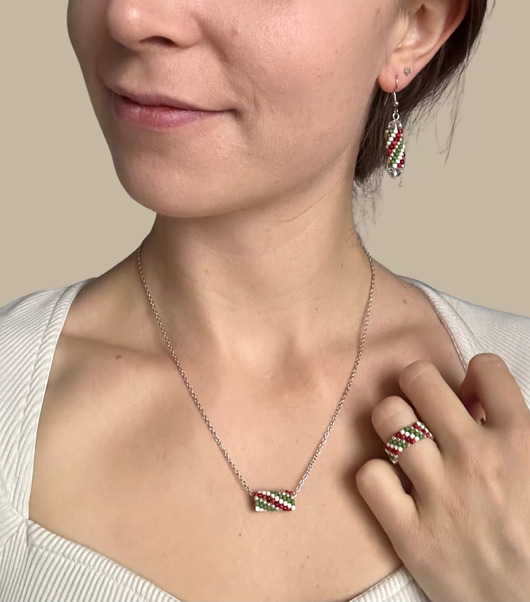 komplet biżuterii Komplet świątecznej biżuterii naszyjnik kolczyki pierścionek