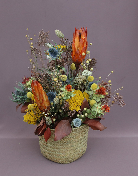 dodatki - różne Kompozycja florystyczna ,,Ciepła fala" w koszyku