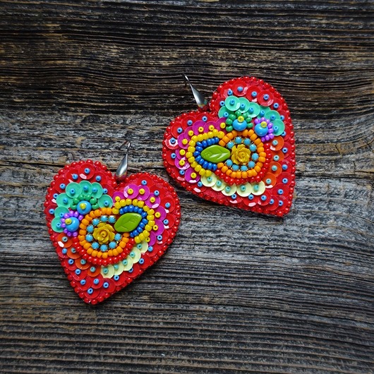 Kolekcja Frida - kolczyki kolorowe serca Mró Soutache