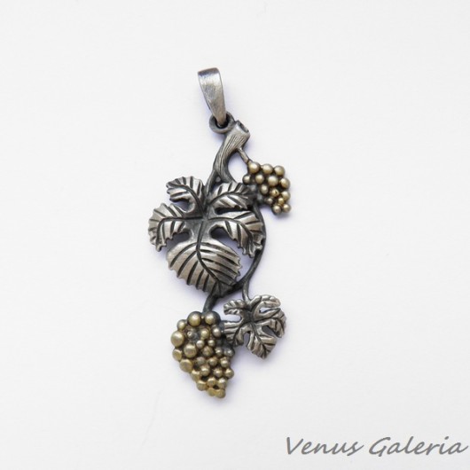 Wisiorek srebrny - Winogronowe cuda  VENUS GALERIA