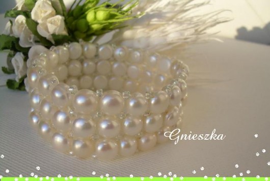 PERŁY W BRANSOLETCE gnieszka