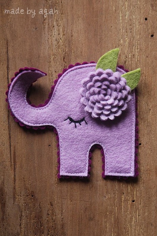 Broszka Sleepy Elephant    made by agah