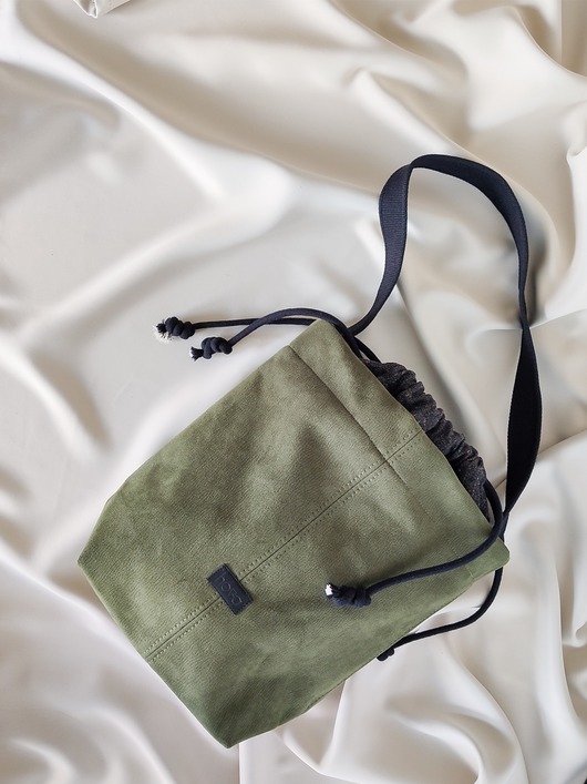 MEDIUM KHAKI,czarny środek Hova