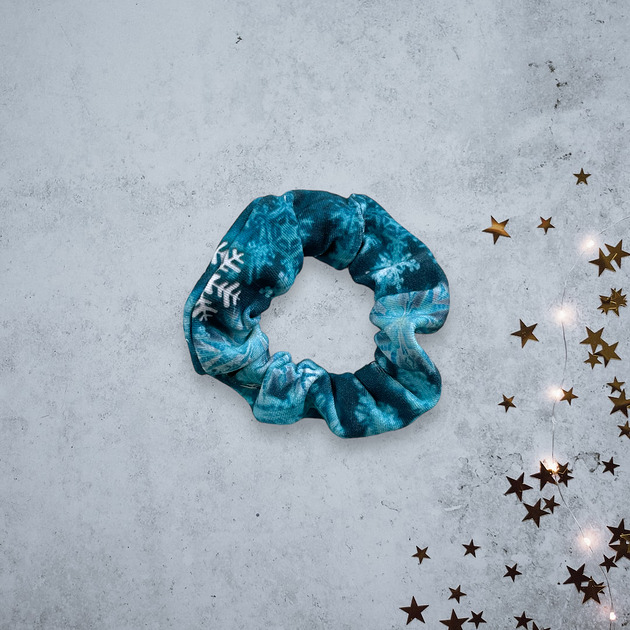 gumki do włosów Scrunchie gumka frotka wąska - świąteczna śnieżynki niebieska