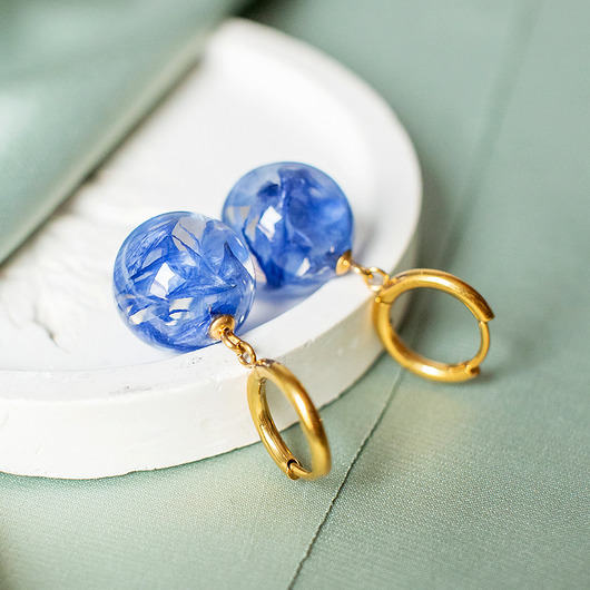 kolczyki z żywicy Kolczyki z płatkami bławatka