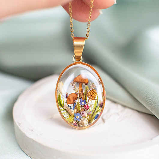 wisiory Naszyjnik z leśną kompozycją