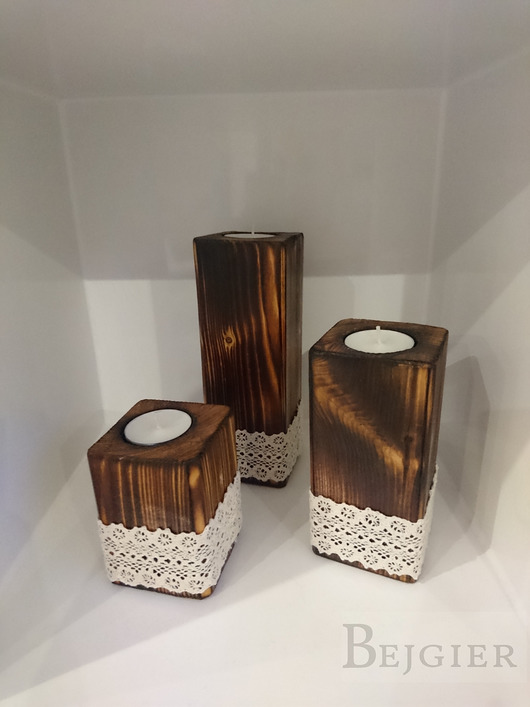 świeczniki i świece Komplet trzech świeczników z drewna