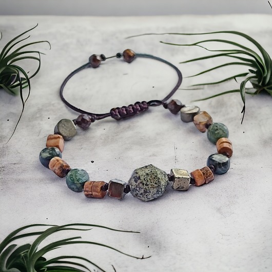 bransoletki z kamieni naturalnych Amulet - ZIEMIA - turkus afrykański, jaspis, piryt - vol.II