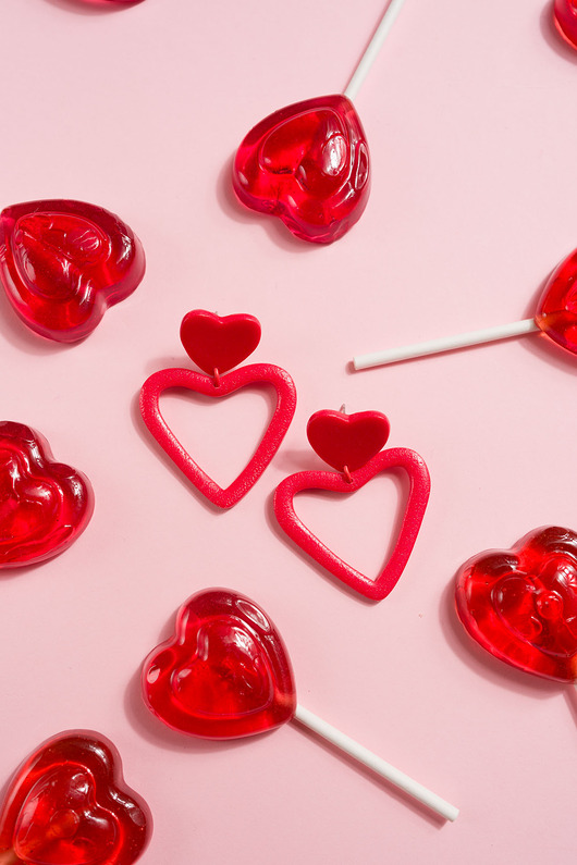 kolczyki z masy plastycznej Wiszące SERCA czerwone