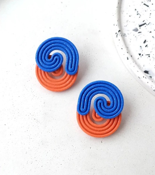 Wyjątkowe kolczyki Swirly Hellaclay