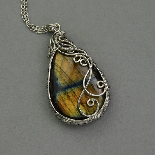 wisiory Wisiorek z labradorytem wire wrapping labradoryt