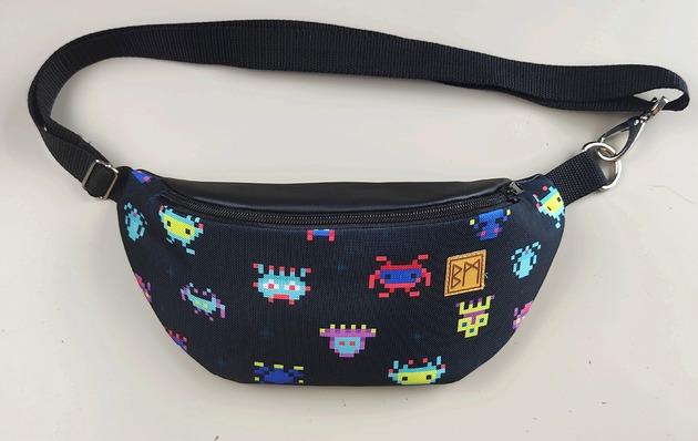 saszetka nerka Nerka space invaders